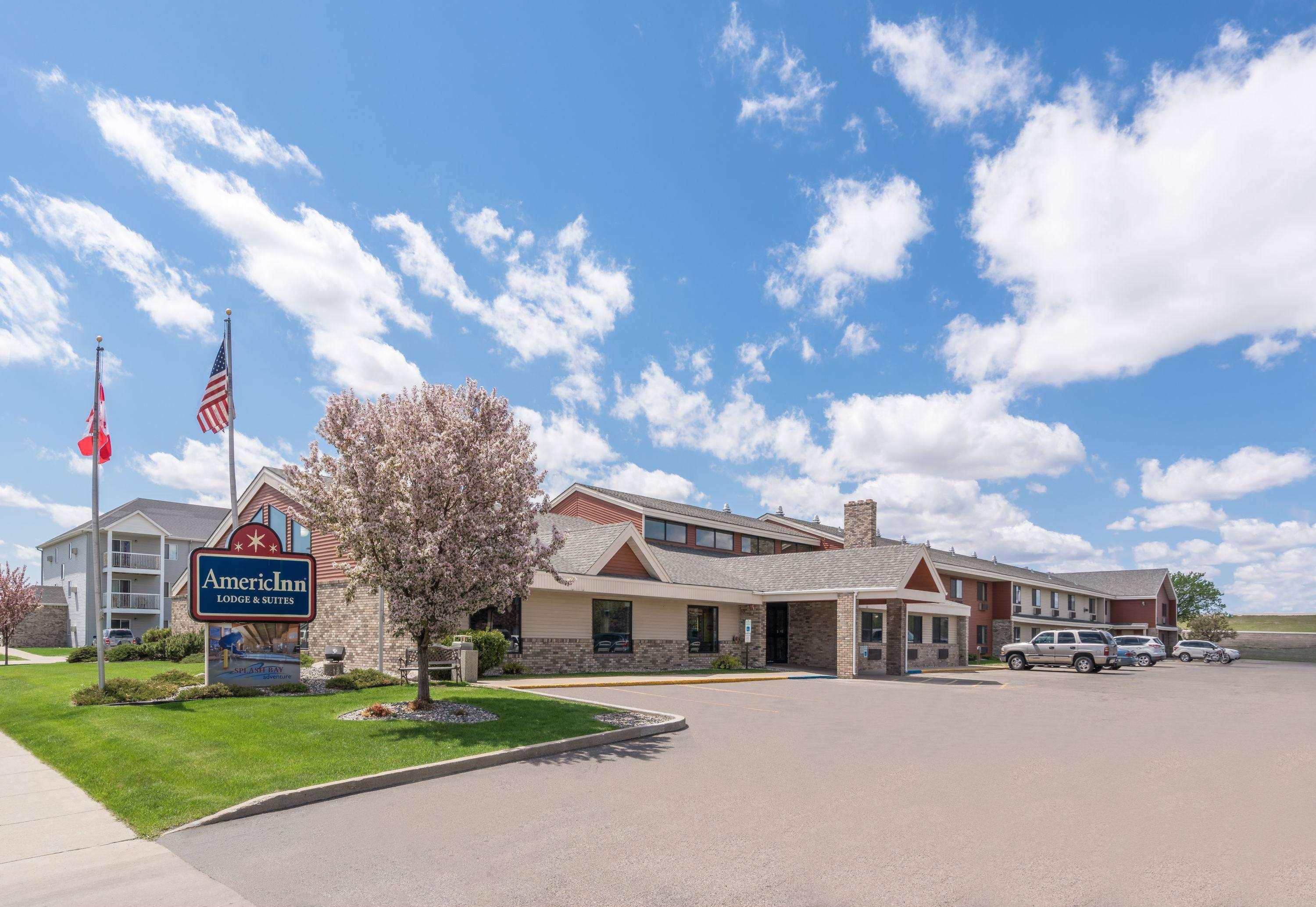 Americinn By Wyndham Fargo West Acres Exterior foto